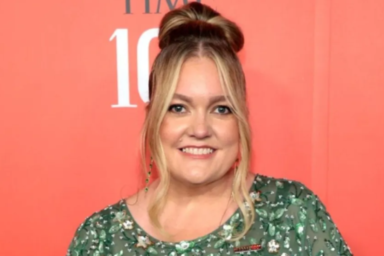 Colleen Hoover Net Worth: How Rich is She Now?