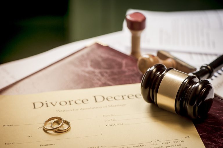 7 critical signs that you need a divorce lawyer in Boston 
